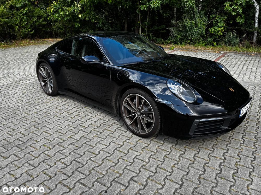 Porsche 911 Carrera 4 - 3