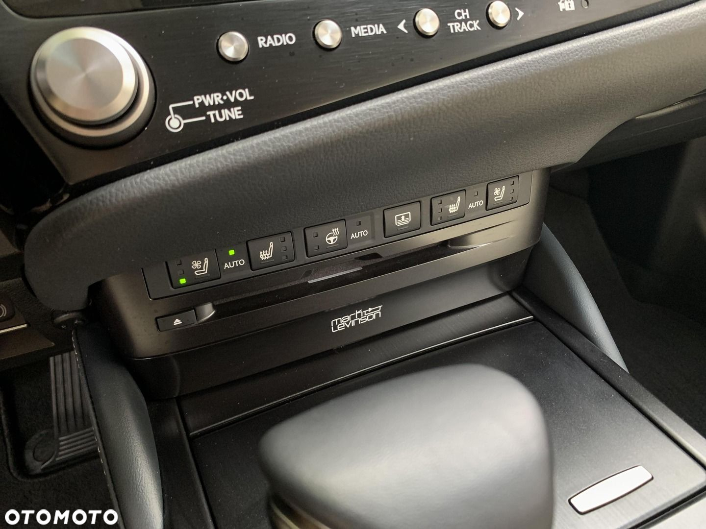 Lexus ES - 23