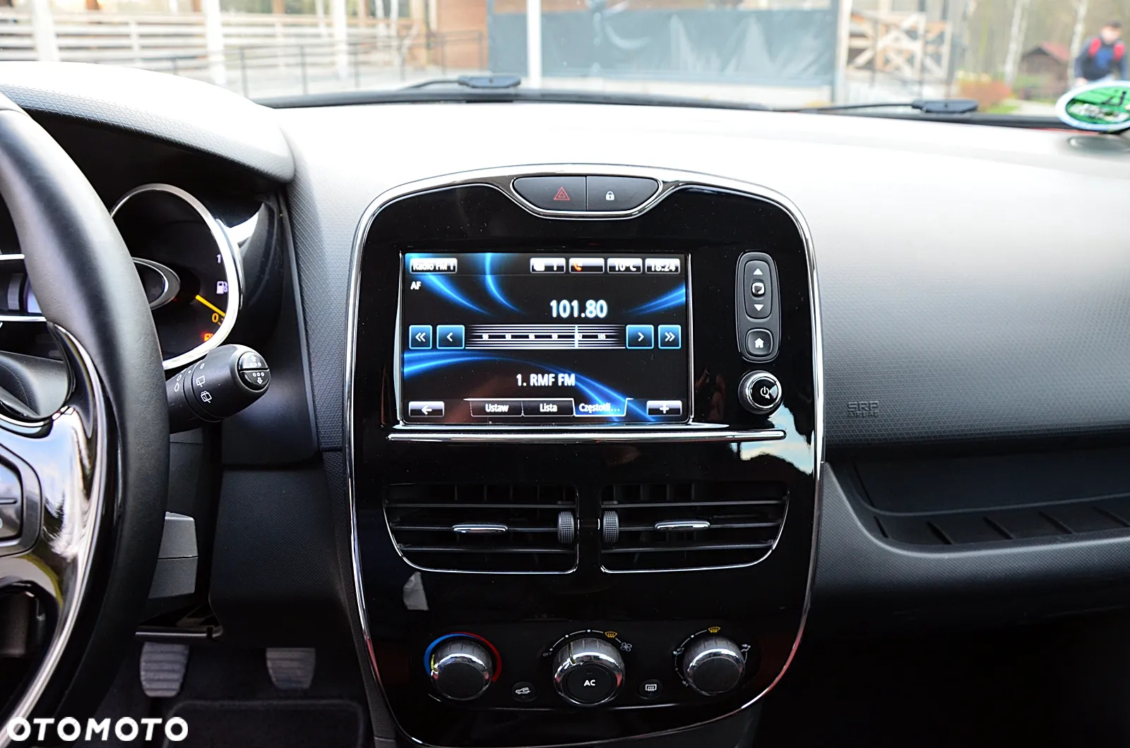Renault Clio - 19