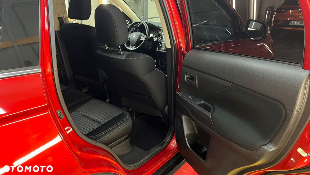 Mitsubishi Outlander 2.0 Invite + 2WD - 9