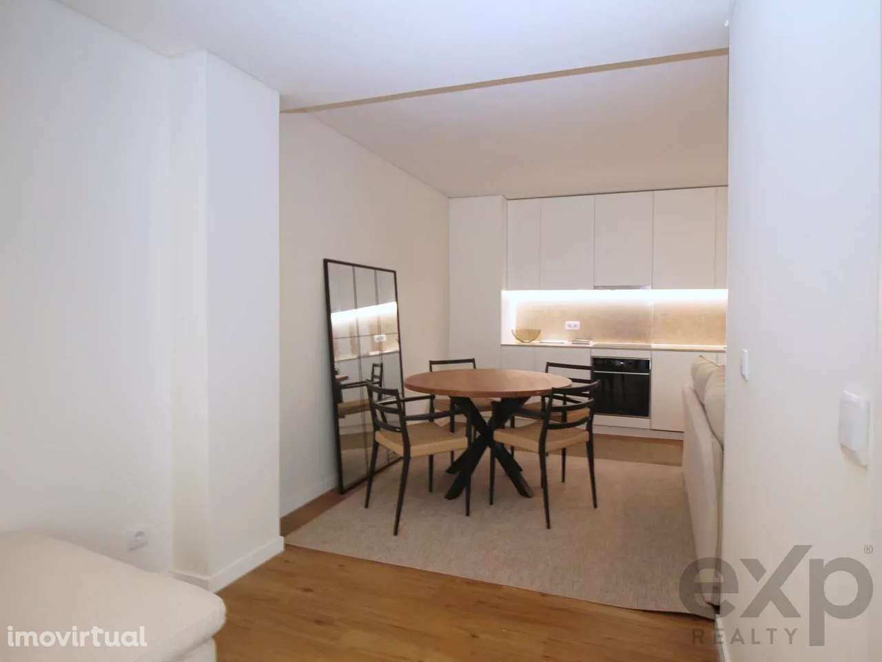 Apartamento T0+1 - Santo Amaro - Alcântara - Grande imagem: 5/16