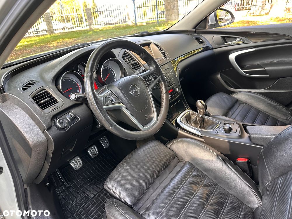 Opel Insignia - 32