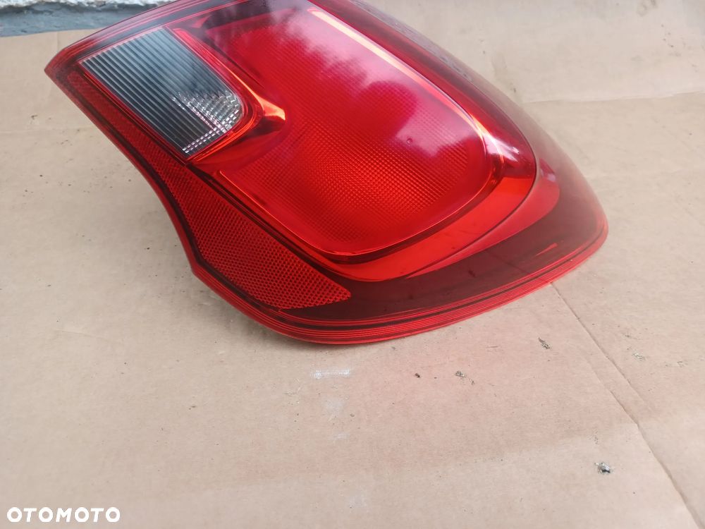 LAMPA TYLNA PRAWA OPEL CORSA E 3D - 6