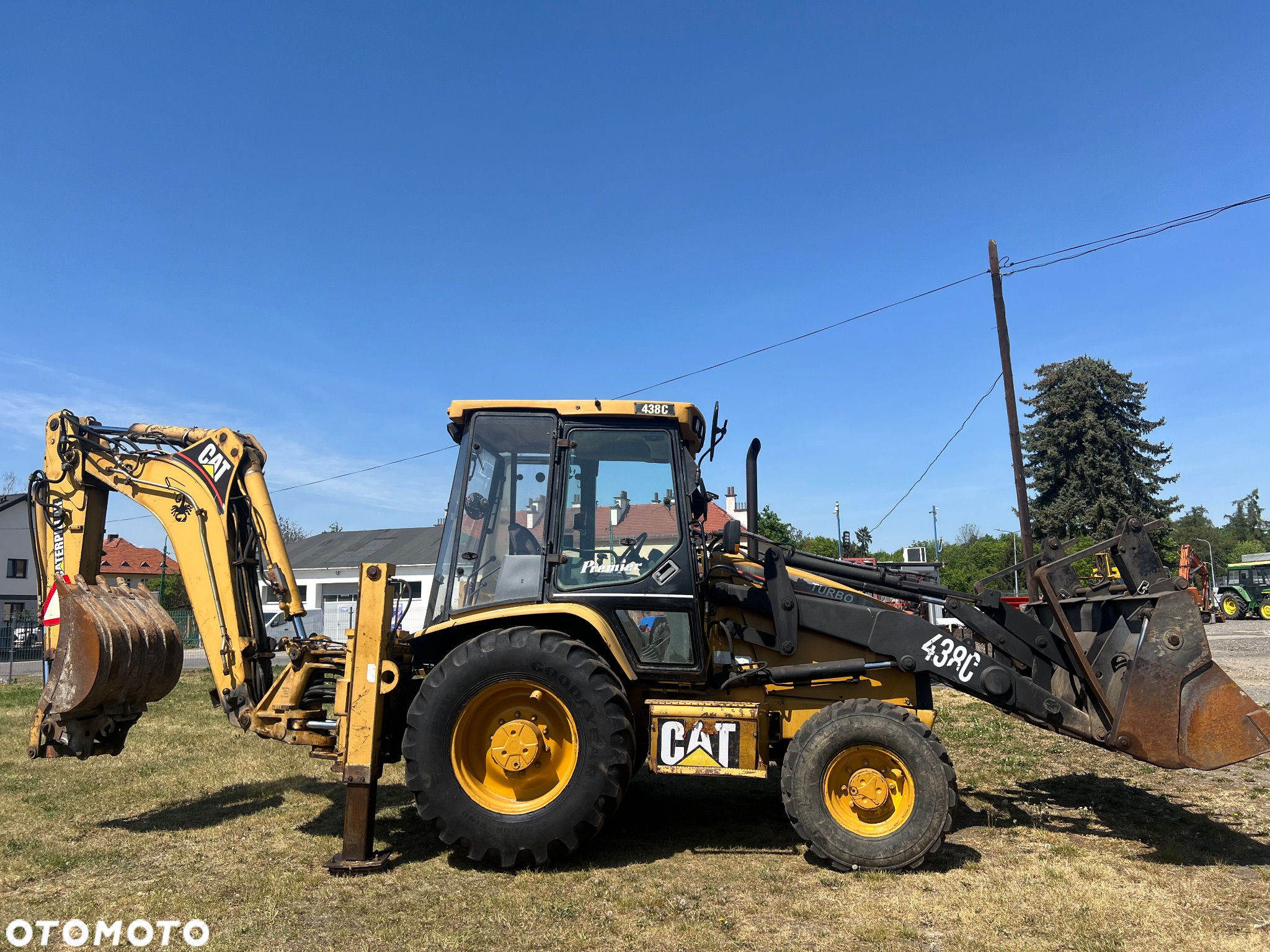Caterpillar 438C - 2
