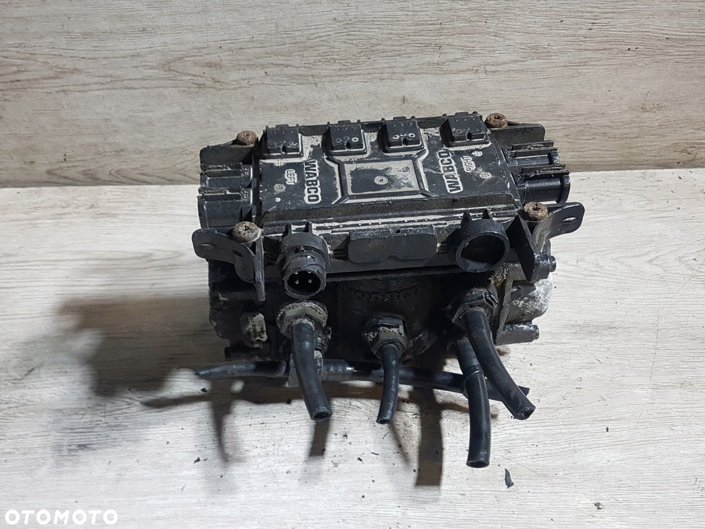 ZAWÓR MODULATOR HAMULCOWY EBS MAN TGL TGM EURO 6 81521066066 , 4801041070 - 1