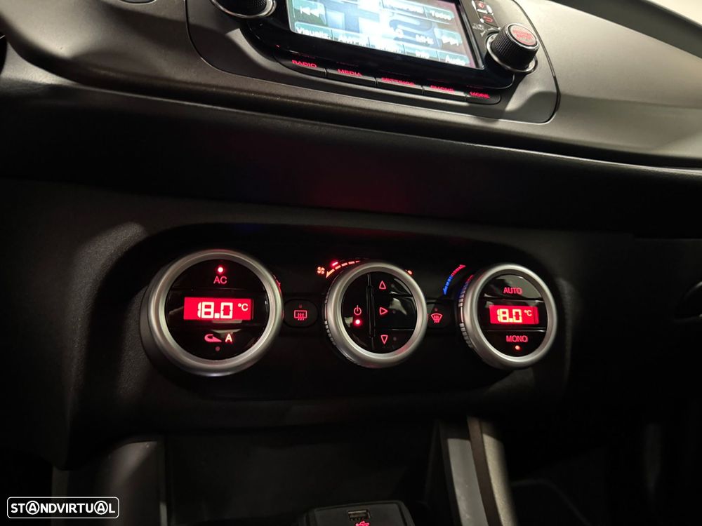 Alfa Romeo Giulietta 1.6 JTDM Distinctive - 38