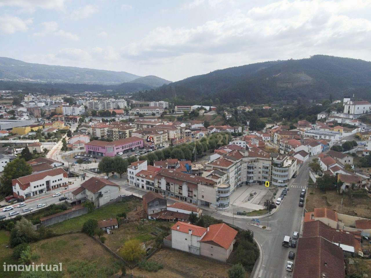 Loja com potencial para transformação em habitação – Miranda do Corvo - Grande imagem: 2/19