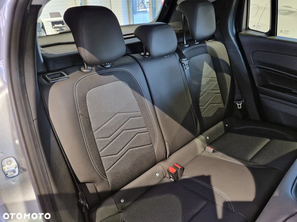 Jeep Avenger 54kWh Summit - 17