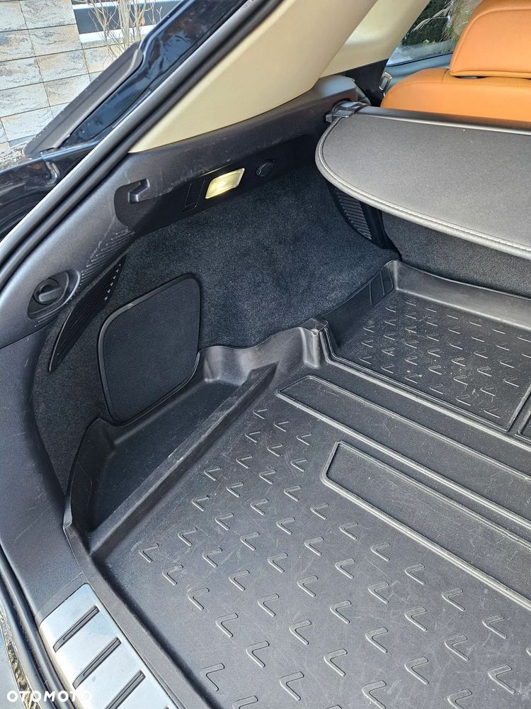 Lexus RX - 4