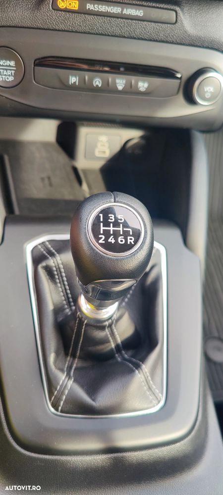 Ford Focus 1.0 EcoBoost MHEV Titanium X - 10