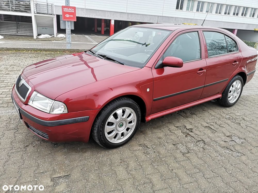 Skoda Octavia 1.6 Ambiente - 2