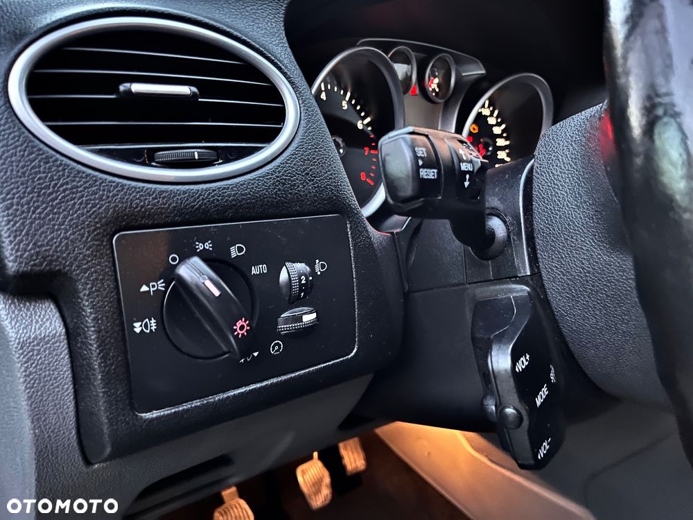 Ford Focus 1.8 Titanium - 14