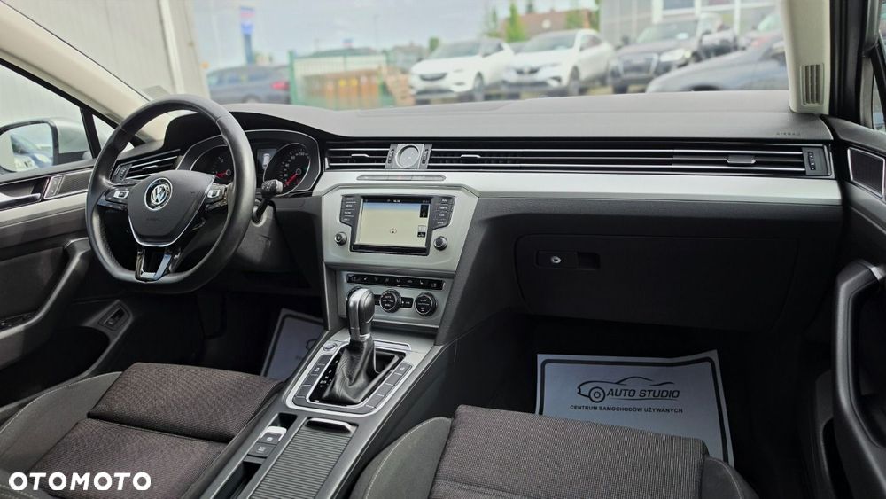 Volkswagen Passat 2.0 TDI SCR DSG Comfortline - 11