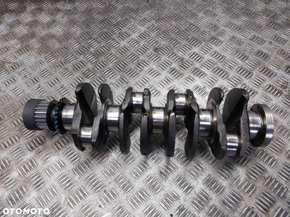 WAŁ KORBOWY TOYOTA COROLLA E11 1.9 D 1WZ - 8