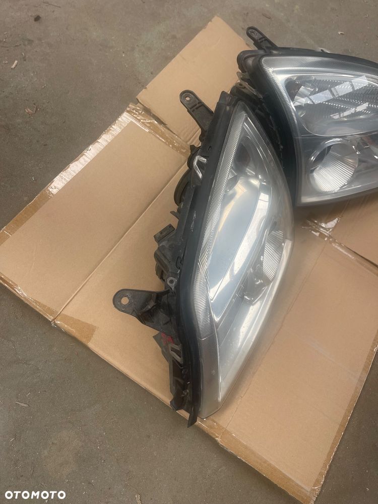 OPEL VECTRA C SIGNUM LAMPA PRZEDNIA PRAWA - 2