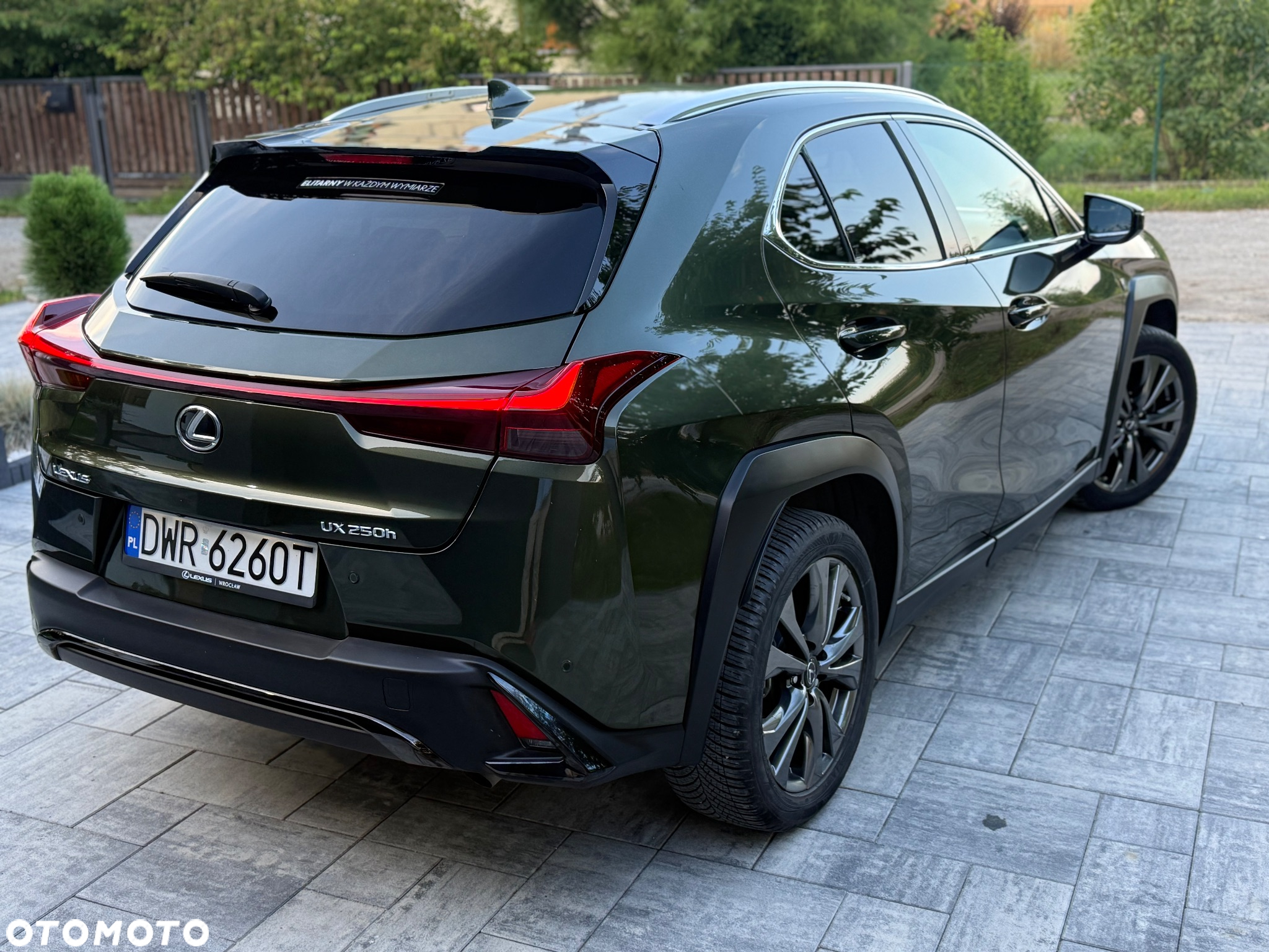 Lexus UX - 4