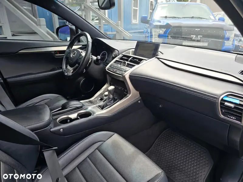 Lexus NX - 9