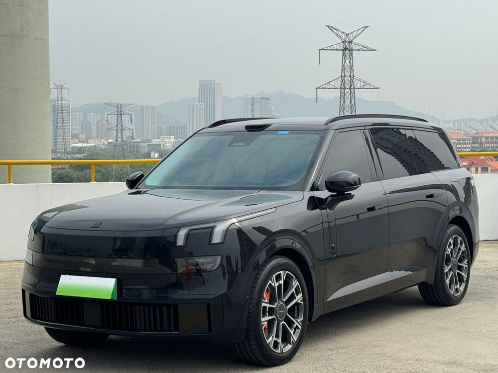 Lynk & Co 900 - 2