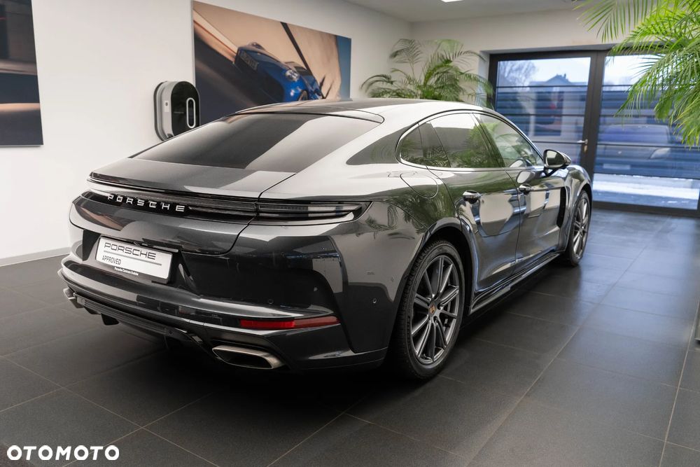 Porsche Panamera 4 - 8