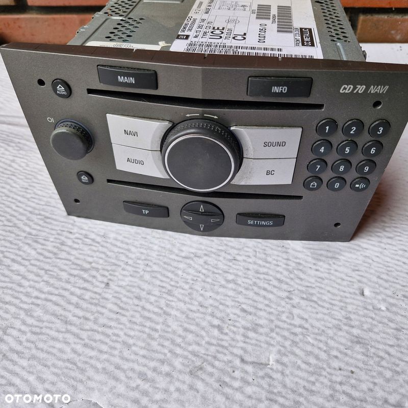 RADIO FABRYCZNE NAVI CD70 ZAFIRA B 13262748 EU - 1