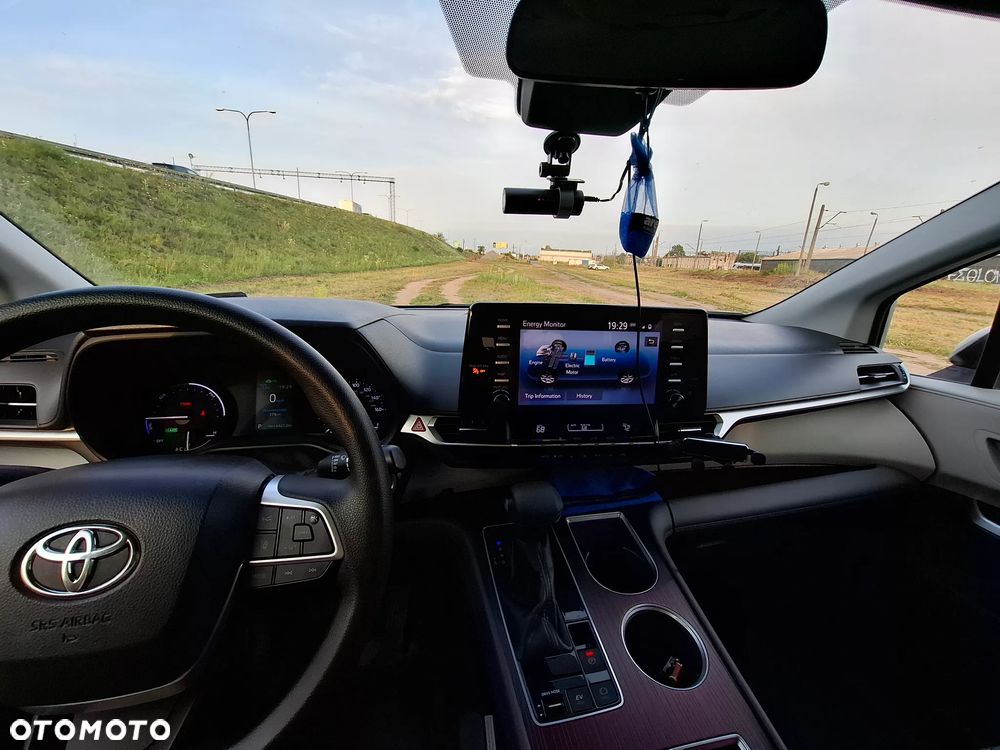 Toyota Sienna - 30