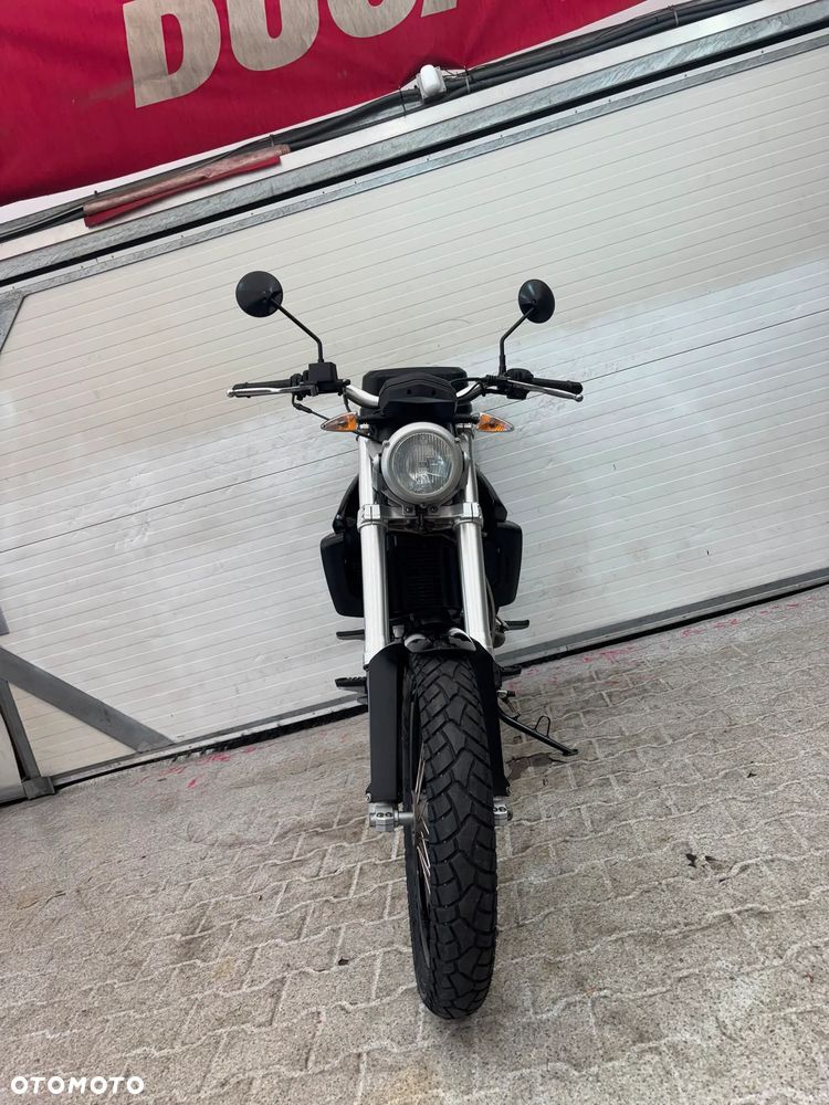 BMW G - 28