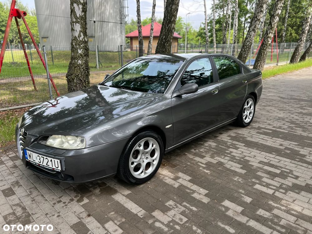 Alfa Romeo 166 - 1