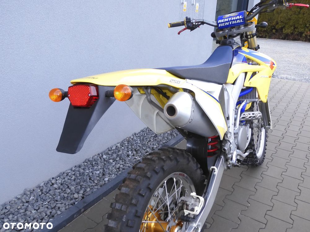 Suzuki RM-Z - 9