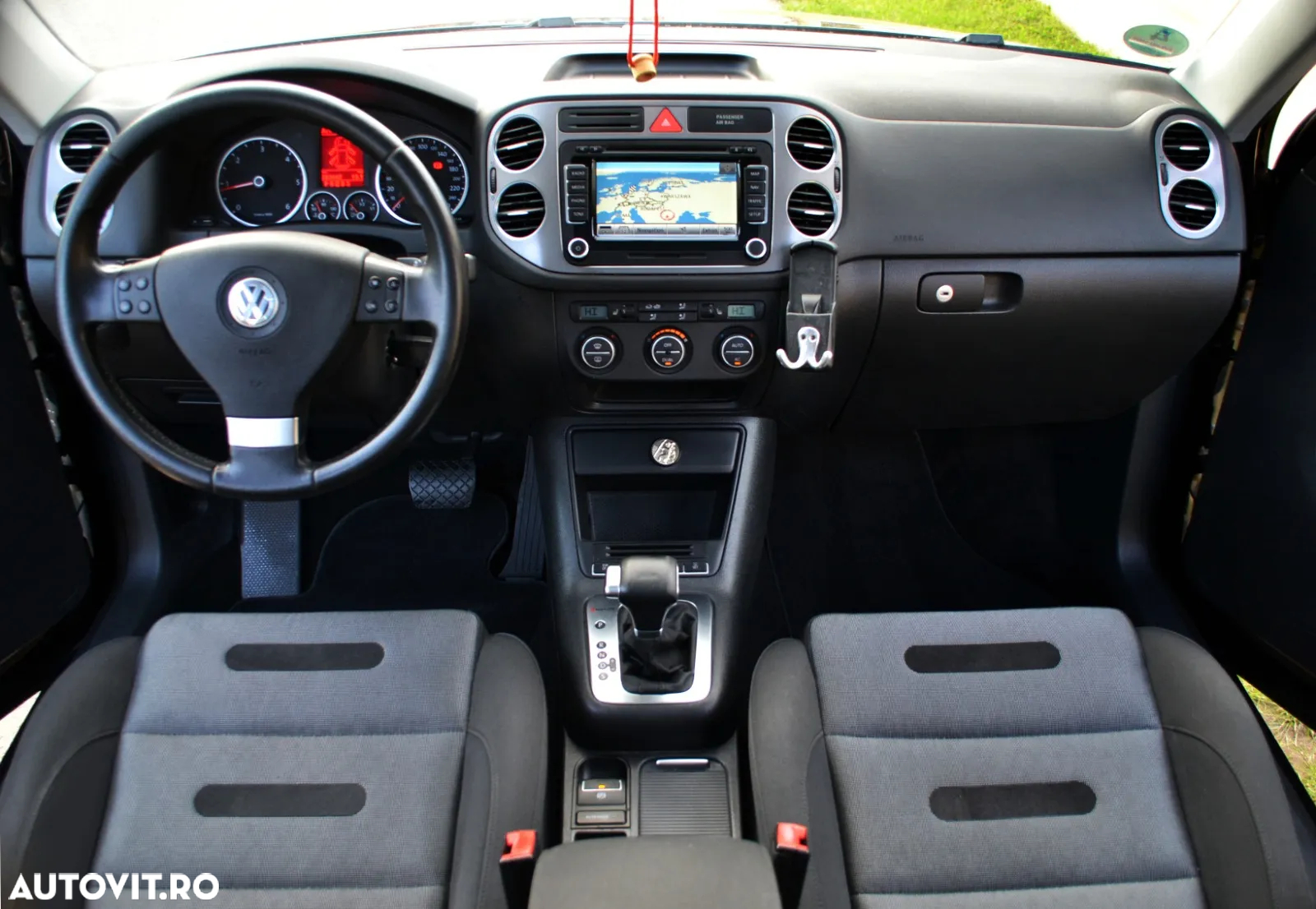 Volkswagen Tiguan 2.0 TDI 4Motion DSG Sport & Style - 5