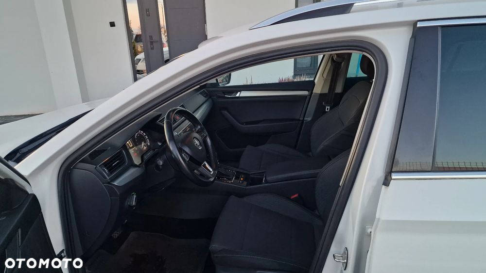 Skoda Superb 2.0 TDI Ambition DSG - 27