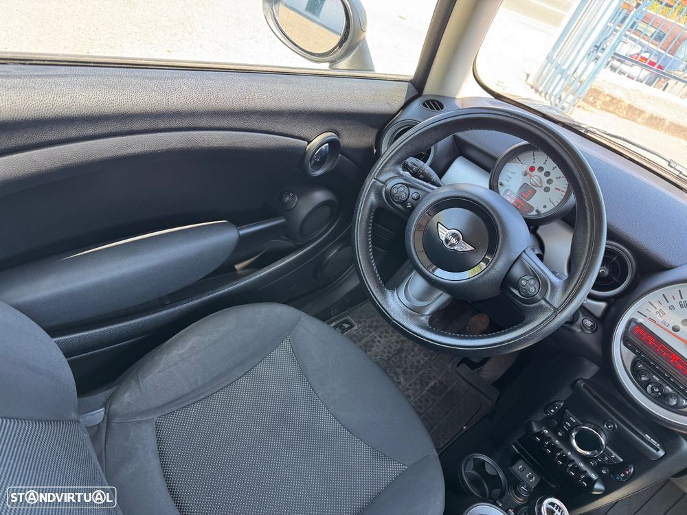 MINI Coupé Cooper SD - 12