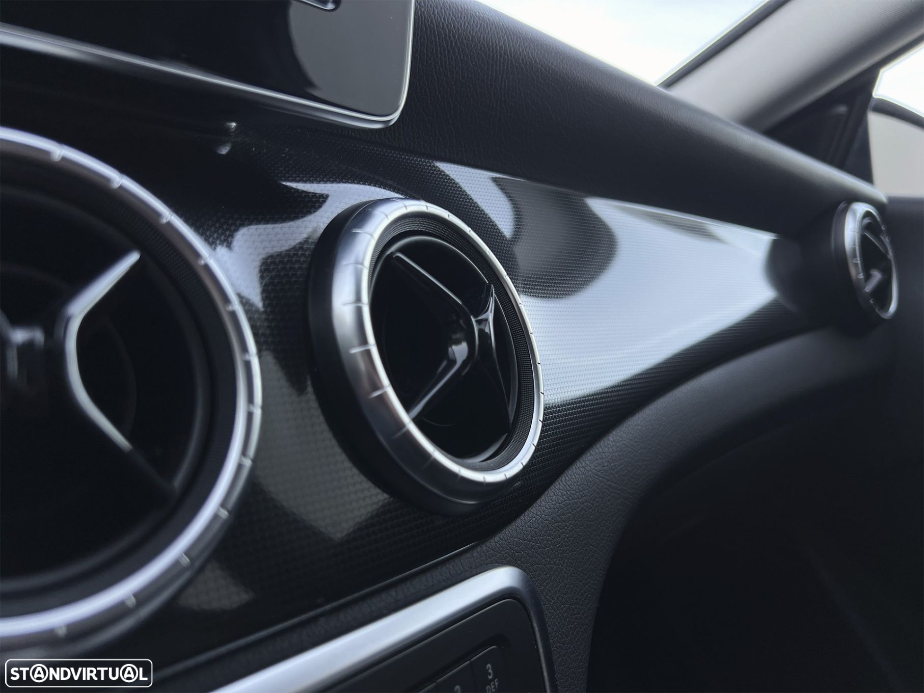 Mercedes-Benz CLA 180 d Urban - 29