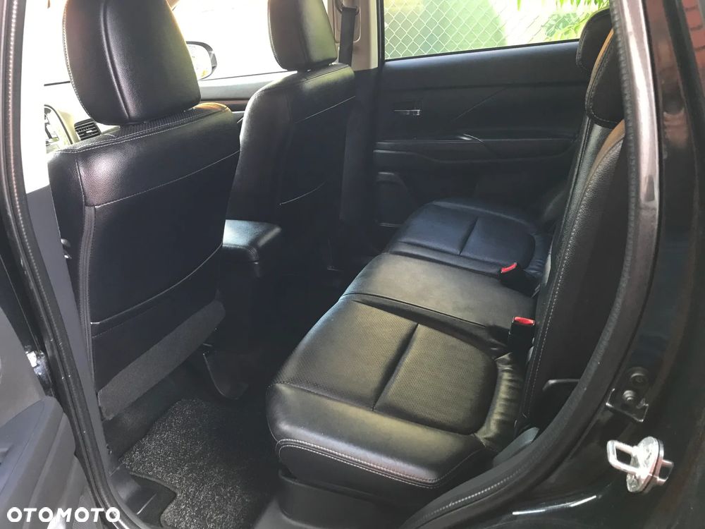 Mitsubishi Outlander 2.2 DI-D 4WD Diamant Edition - 22