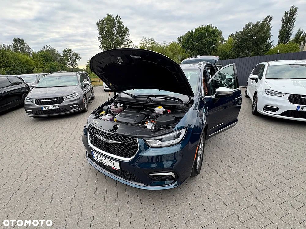 Chrysler Pacifica - 10