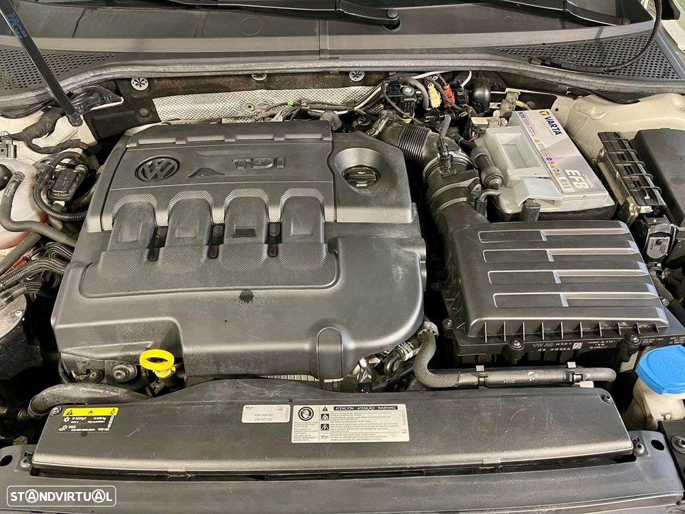 VW Passat Variant 2.0 TDi Elegance DSG - 32