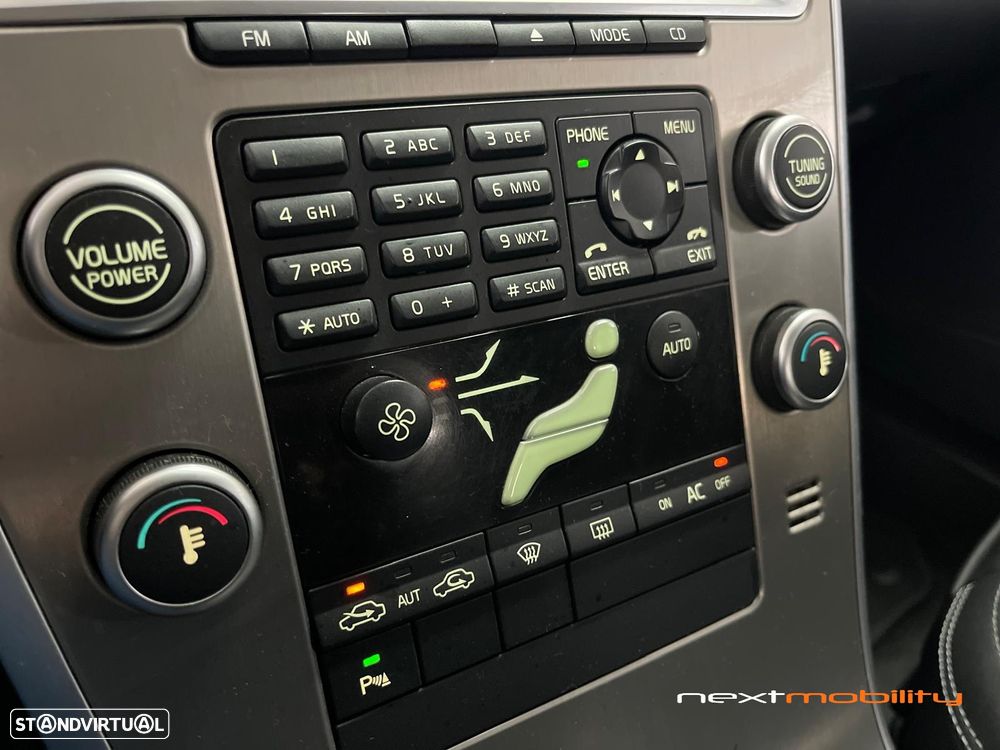 Volvo XC 60 2.0 D3 Drive Momentum - 14