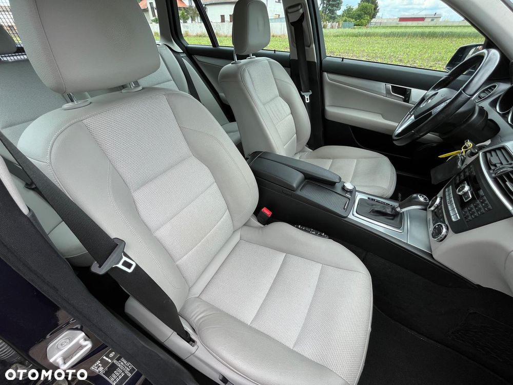 Mercedes-Benz Klasa C 220 CDI DPF Automatik BlueEFFICIENCY Avantgarde - 17