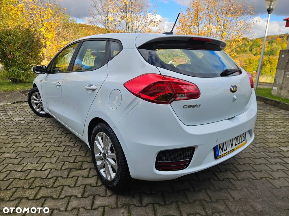 Kia Ceed 1.0 T-GDI L Business Line - 30