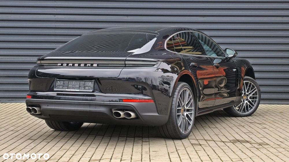 Porsche Panamera - 4