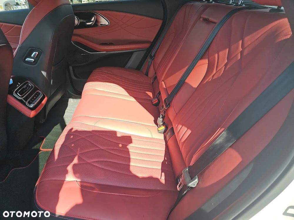 Omoda 9 1.5 Super Hybrid Exclusive AWD - 12