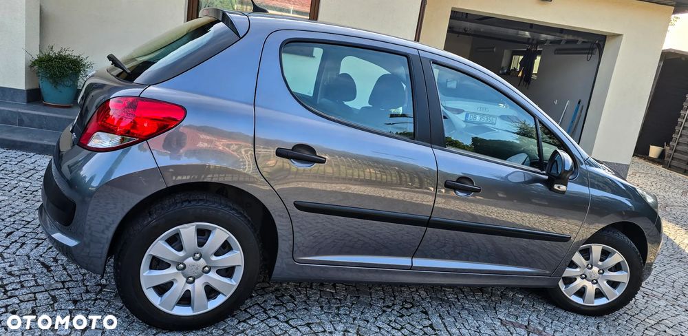 Peugeot 207 - 24