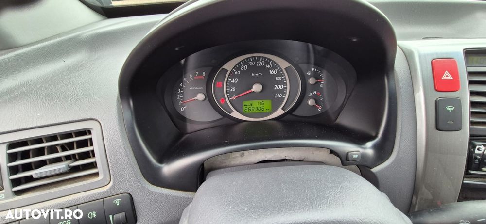 Hyundai Tucson 2.0 4WD GLS - 8