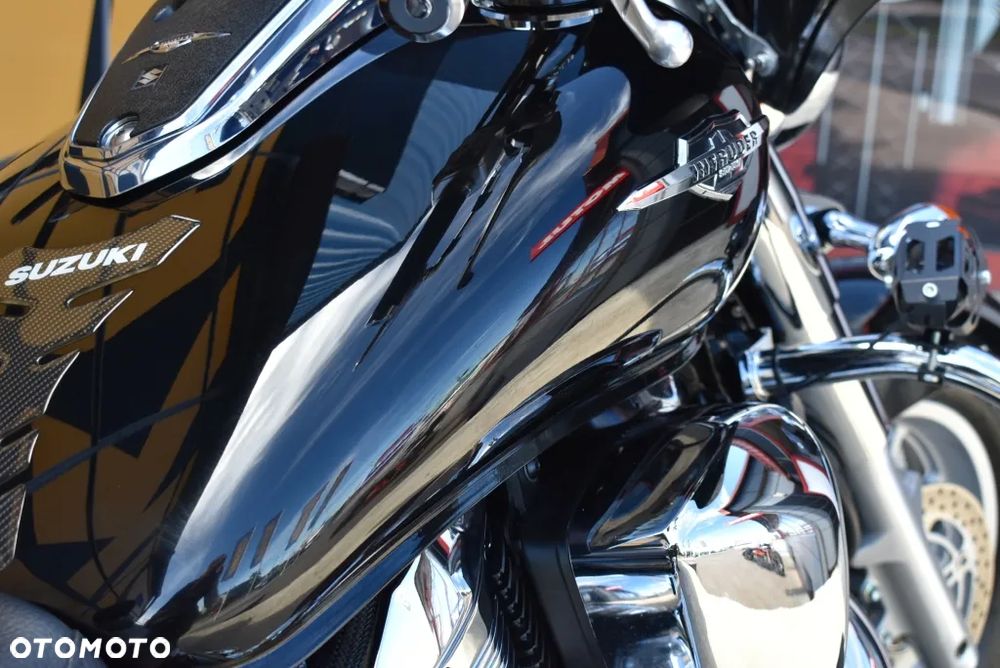 Suzuki Intruder - 38
