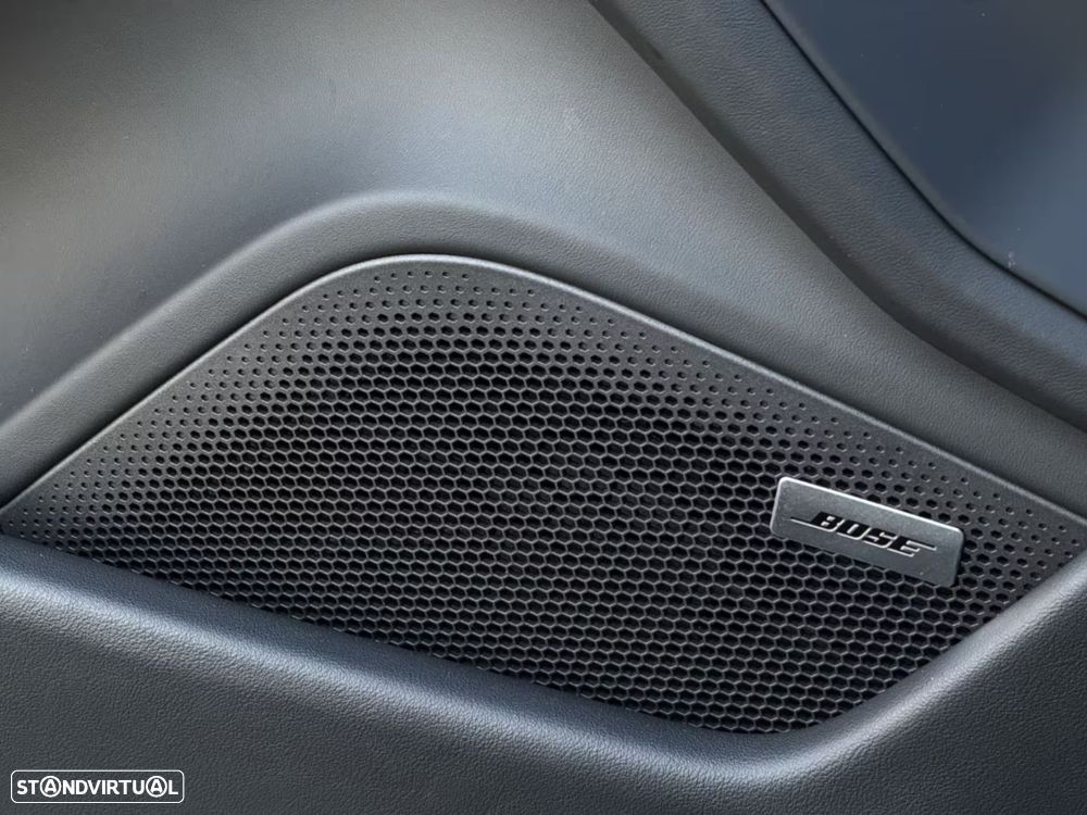 Porsche Taycan Cross Turismo - 17