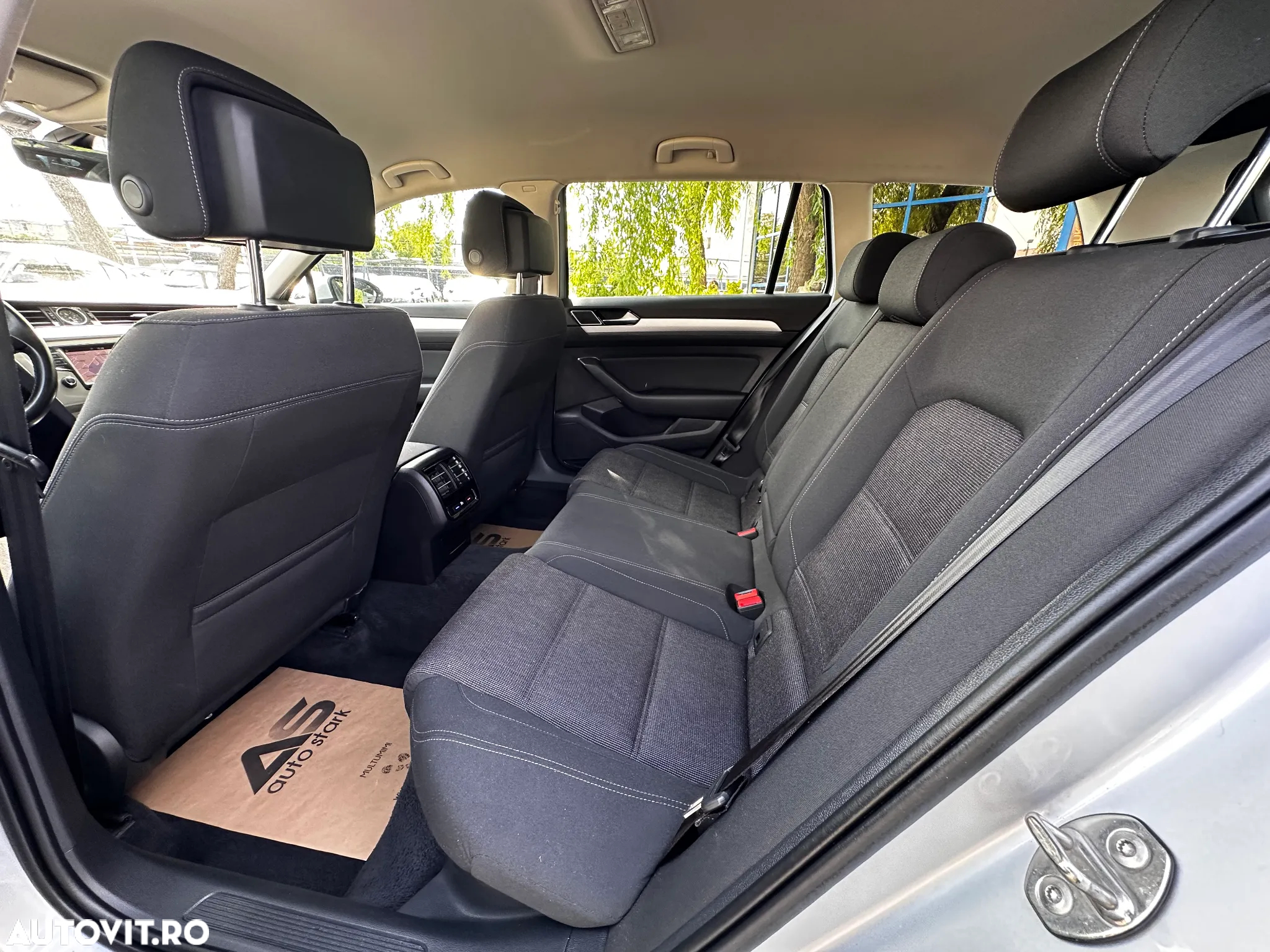 Volkswagen Passat Variant 1.6 TDI (BlueMotion Technology) DSG Comfortline - 18
