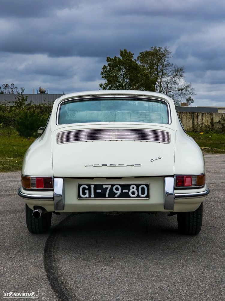 Porsche 911 Série F - 12