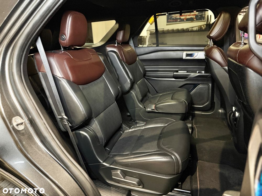 Ford Explorer - 11
