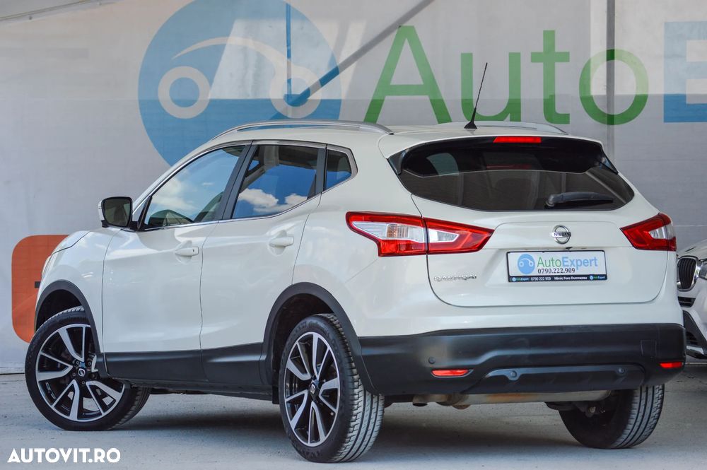 Nissan Qashqai 1.6 DCI Xtronic TEKNA - 17