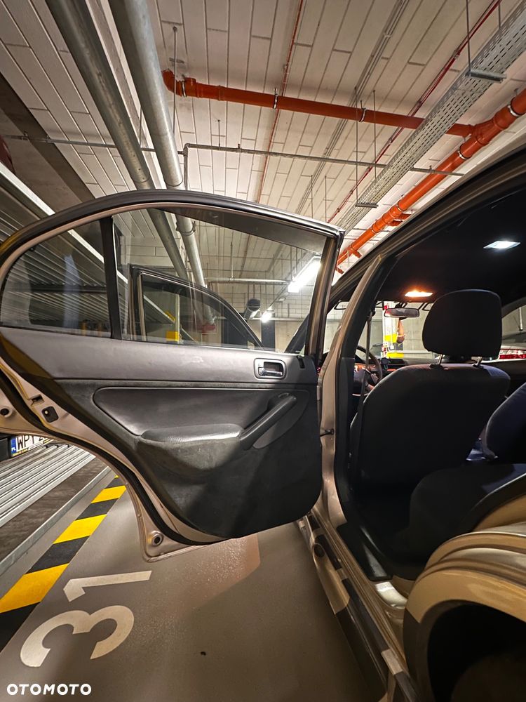 Honda Civic 1.5i - 5