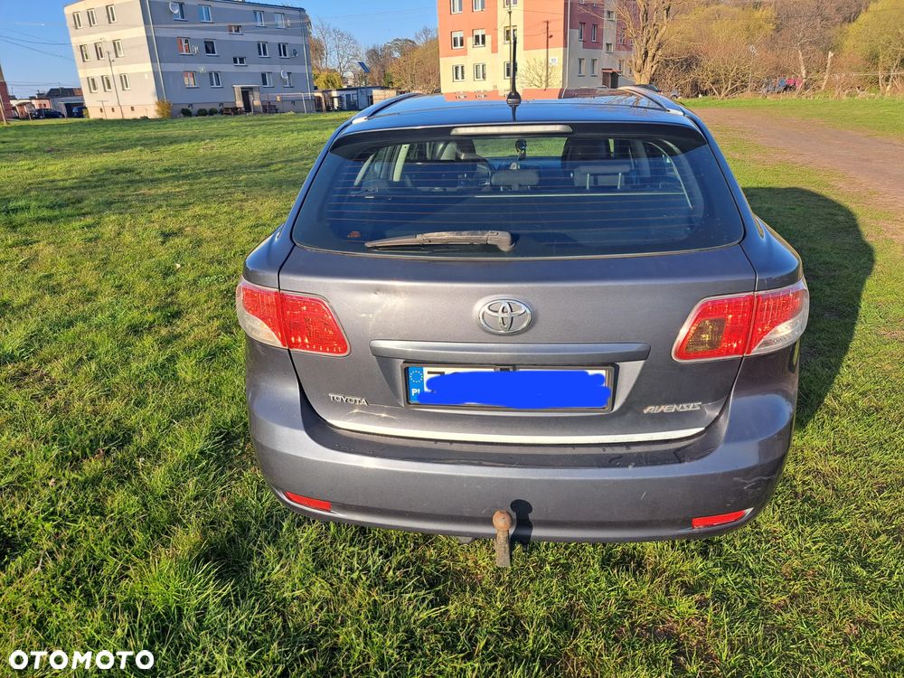 Toyota Avensis 1.8 Sol - 4